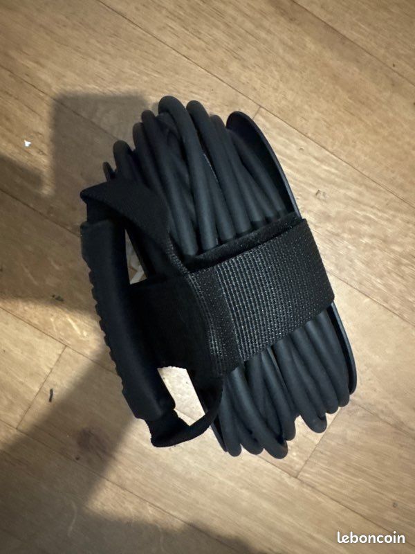 Bloc multiprise électrique extérieur / enrouleur de câble avec 3 prises protégées IP44 (image 3)