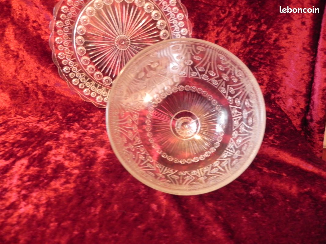 Belle ancienne cloche à fromage en verre moulé (image 10)