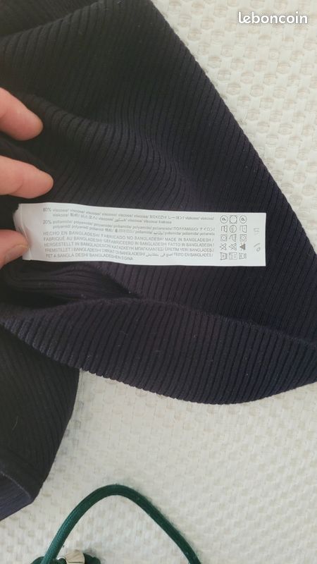 Robe noire sans manches (image 3)