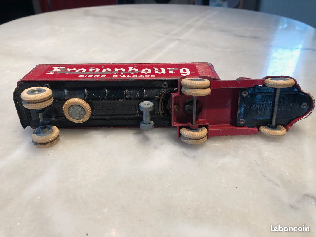 Tracteur Berliet JRD Kronenbourg Réf 120, Semi-remorque, époque Dinky, France