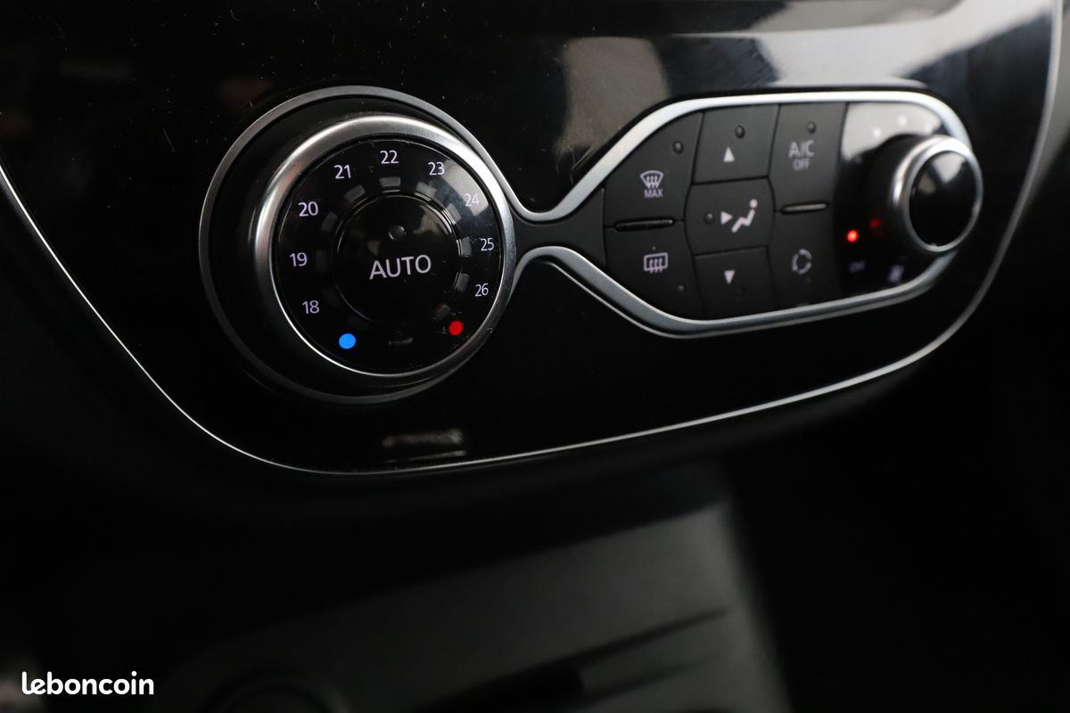 Renault Captur 1.5 dCi Energy Intens 90 ch (image 21)