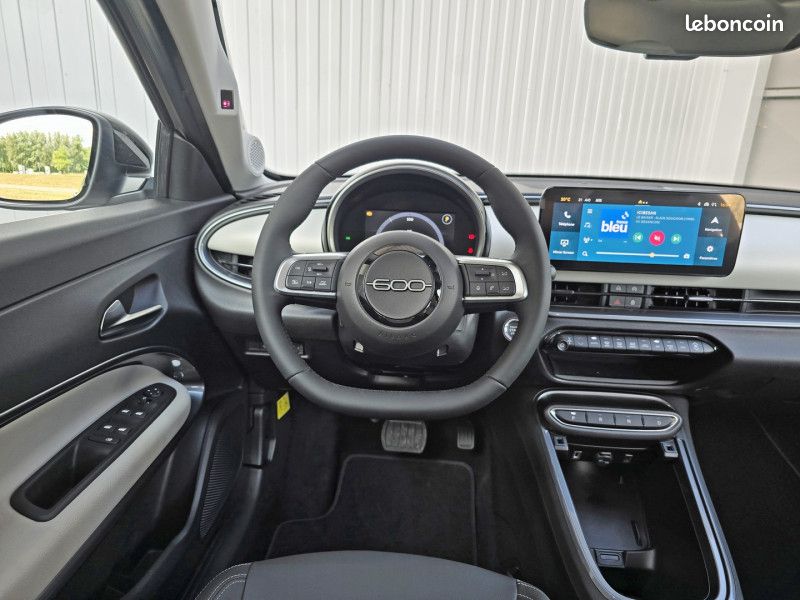 Fiat 600 HYBRID 145CH LA PRIMA EDCT6 (image 5)