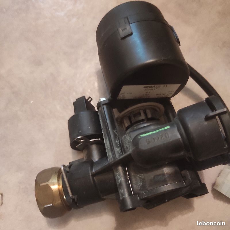 Vanne 4 voie et son moteur (image 1)
