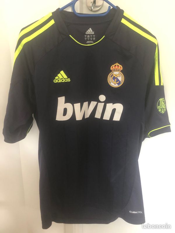 Maillot rétro vert manches longues du Real Madrid 2012/2013 Maillot rétro vert manches longues du Real Madrid 2012/2013