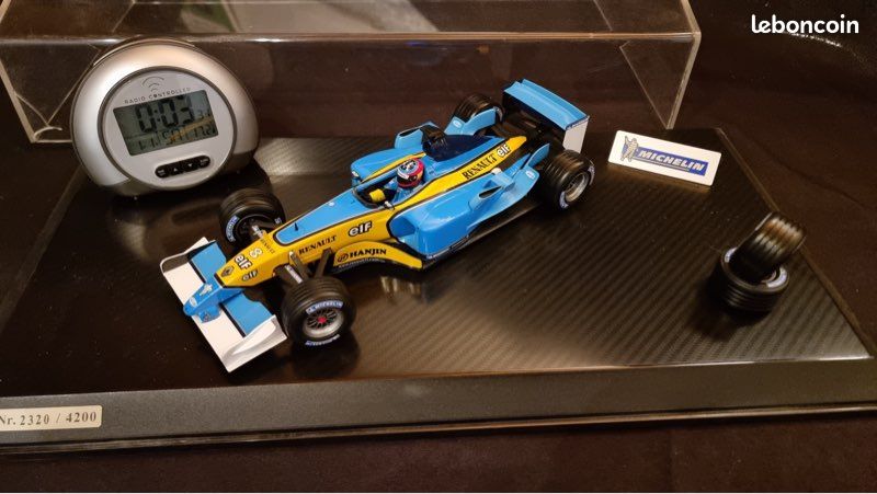 Coffret 2 Stylos Renault F1 Team – Stylo Bille + Critérium – Réf. 7711424731 – Occasion – Couleur Argenté