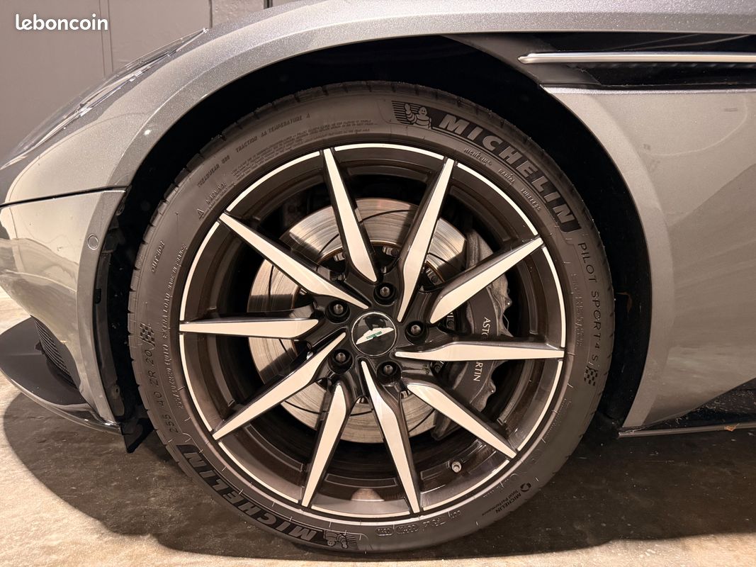 ASTON MARTIN DB11 COUPE V8 4.0 510 BVa (image 22)