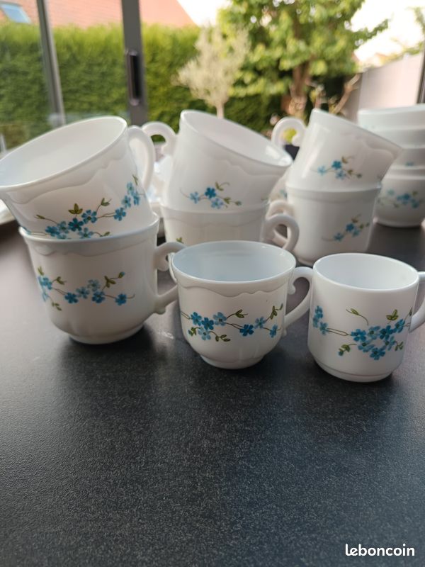 Lot De 6 Grandes Tasses à Café Arcopal France – Motif Myosotis – H 8 Cm