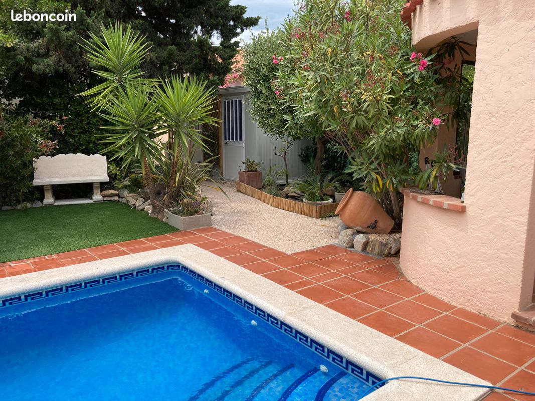 RARE, A 100 m de la plage, VILLA méditerranéenne avec PISCINE, JARDIN et PARKING privé clos (image 5)