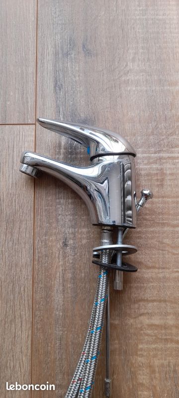 Robinet pour lavabo (image 1)