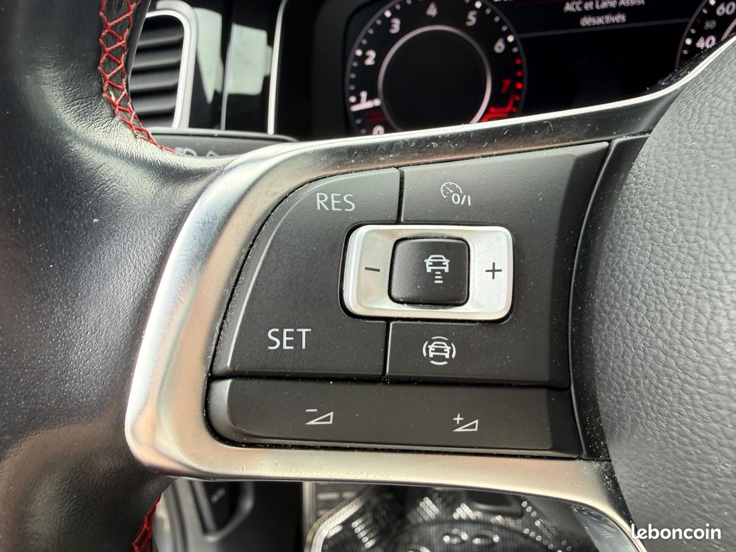 VOLKSWAGEN GOLF GTI 2.0 TSI EVO 245CH PERFORMANCE - CAMERA DE RECUL - REGULATEUR / LIMITEUR - SIEGES CHAUFFANTs (image 24)
