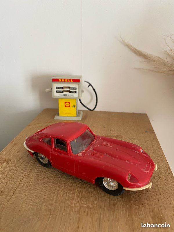 Circuit 24 F Jaguar Type E de circuit routier slot rouge avec moteur 1