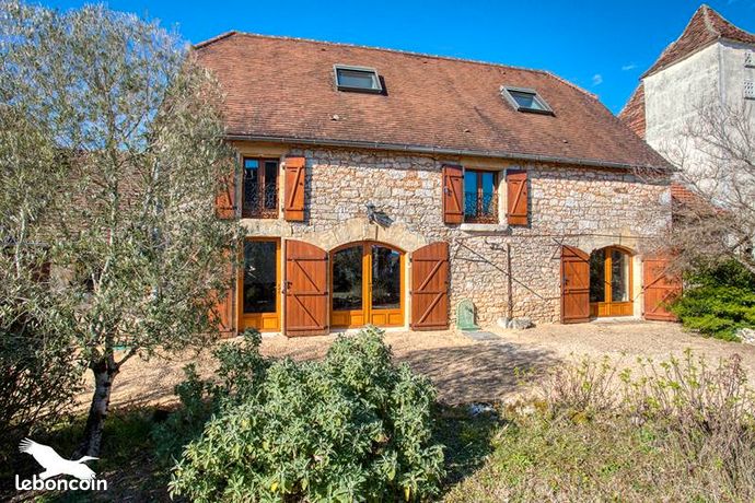 Maison 7 pièces 218 m²