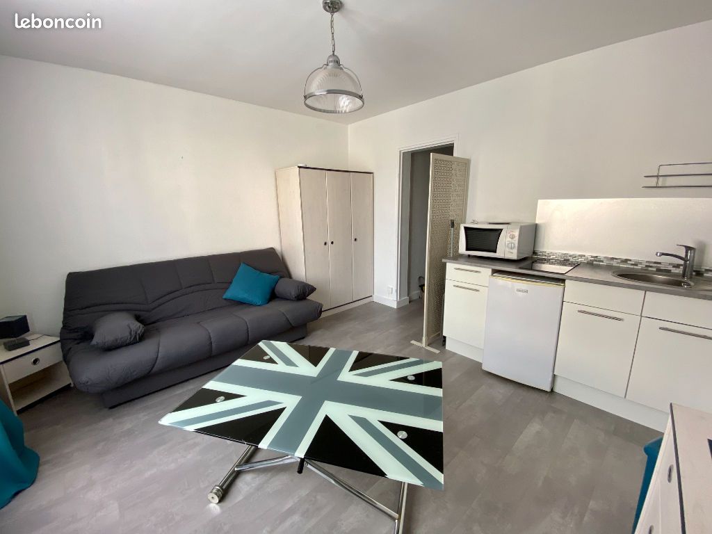 Appartement 1 pièce 18 m² · à Châlons-en-Champagne · 18 m² · 361 €