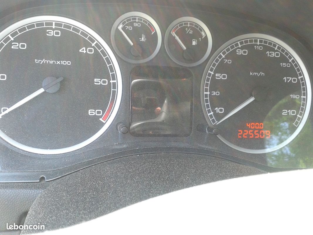 Pièce 307 Peugeot 2l hdi (PAS DE FAP vendu) (image 3)