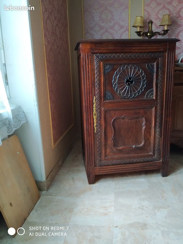 Vends petit meuble breton (image 1)
