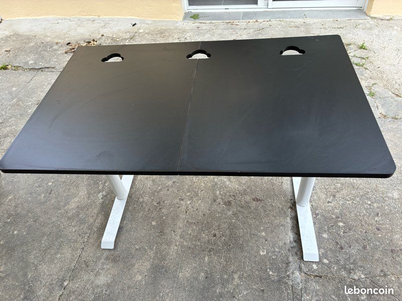 Bureau (image 1)