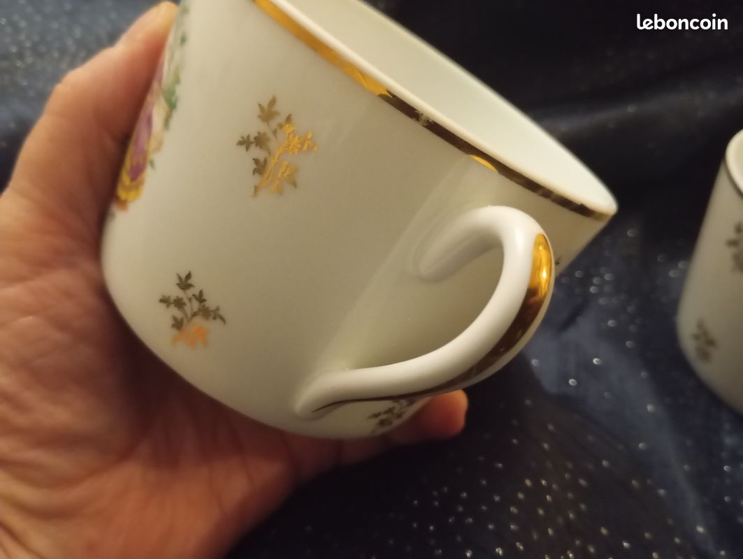 2 tasses porcelaine de Limoges manufacture La Reine (image 4)