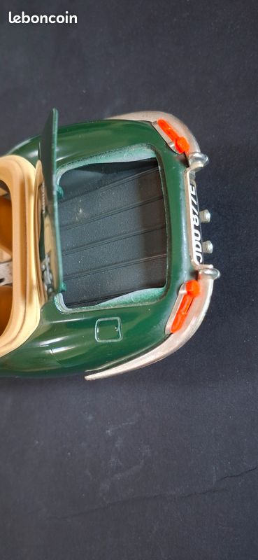 Voiture miniature Jaguar Type E Cabriolet 1961 1/18 - Bburago (image 4)