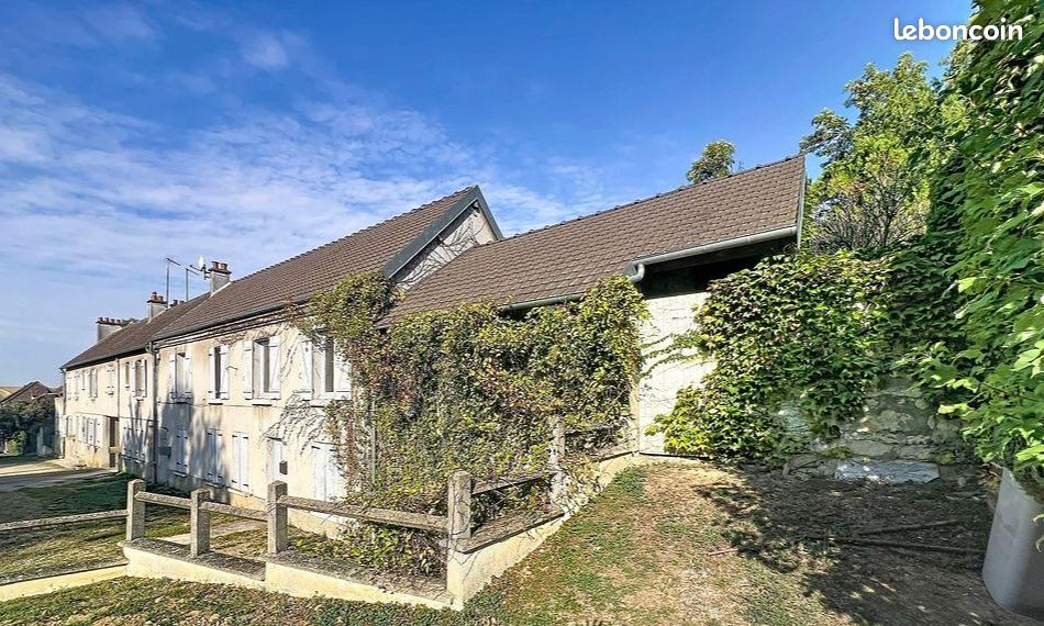 Immeuble 185 m² · à Lachelle · 185 m² · 260 000 €