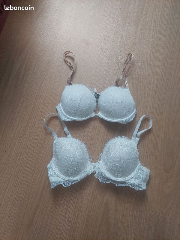 Lot soutien gorge écru dentelle 80D BE Vêtements