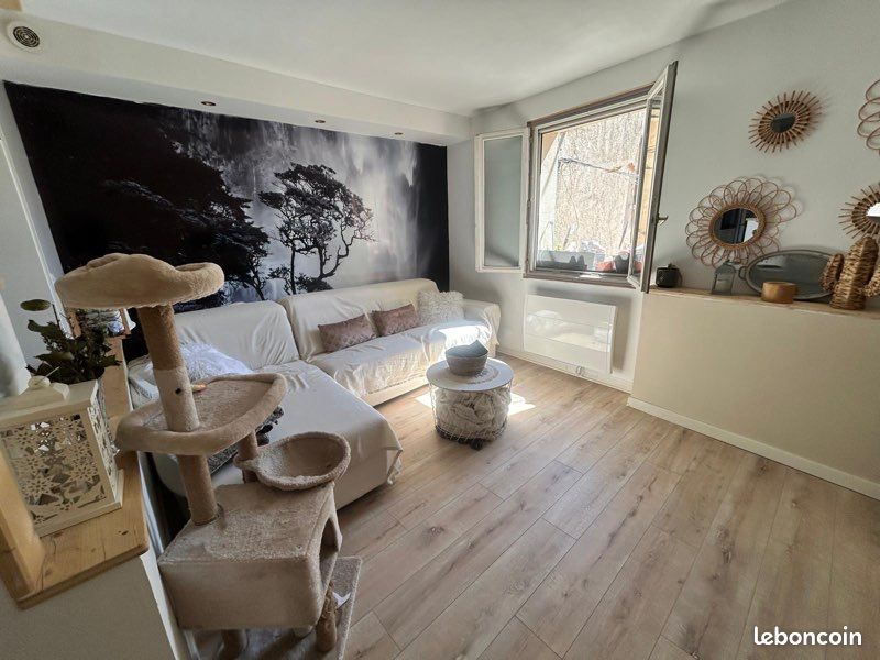 Maison 4 pièces 120 m² · à Besse-sur-Issole · 120 m² · 230 000 €