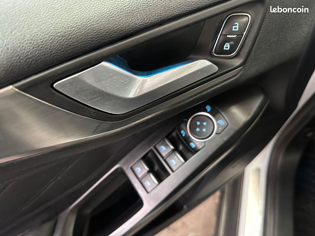 FORD Focus SW 125CH Titanium (image 16)