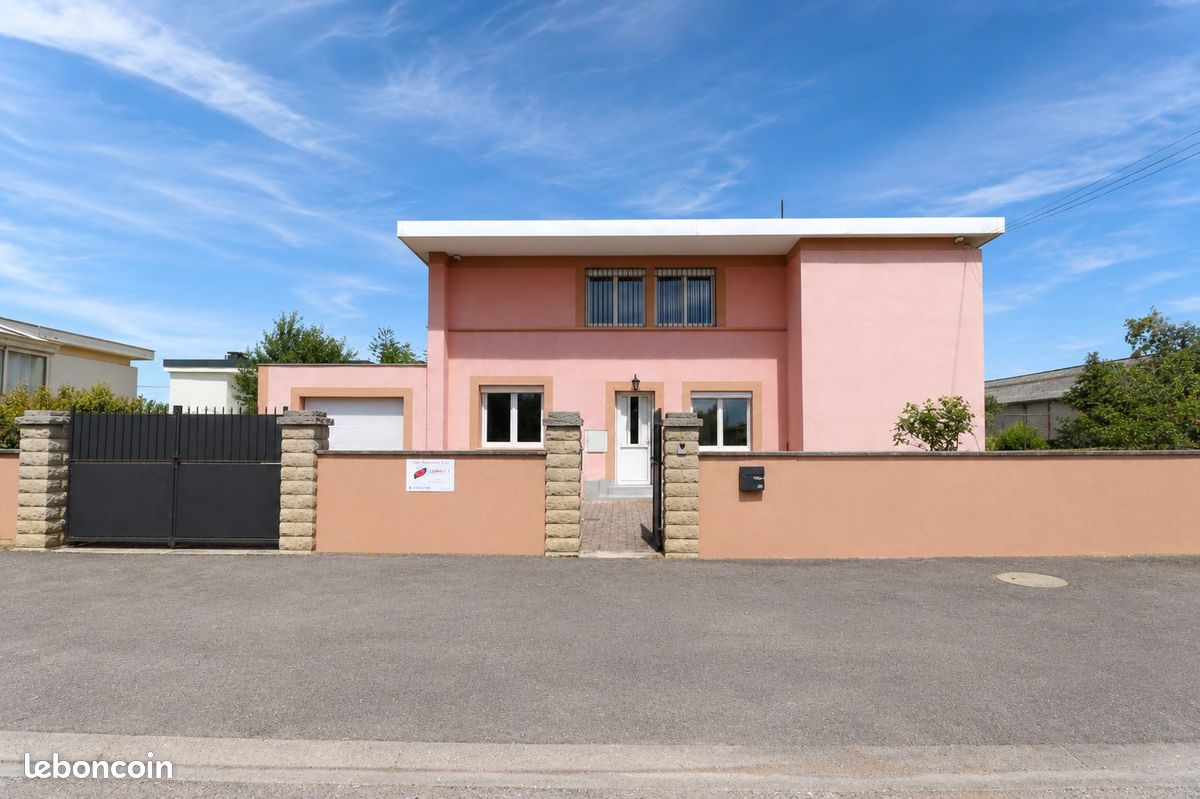 Maison 10 pièces 175 m² · à Genlis · 175 m² · 240 000 €