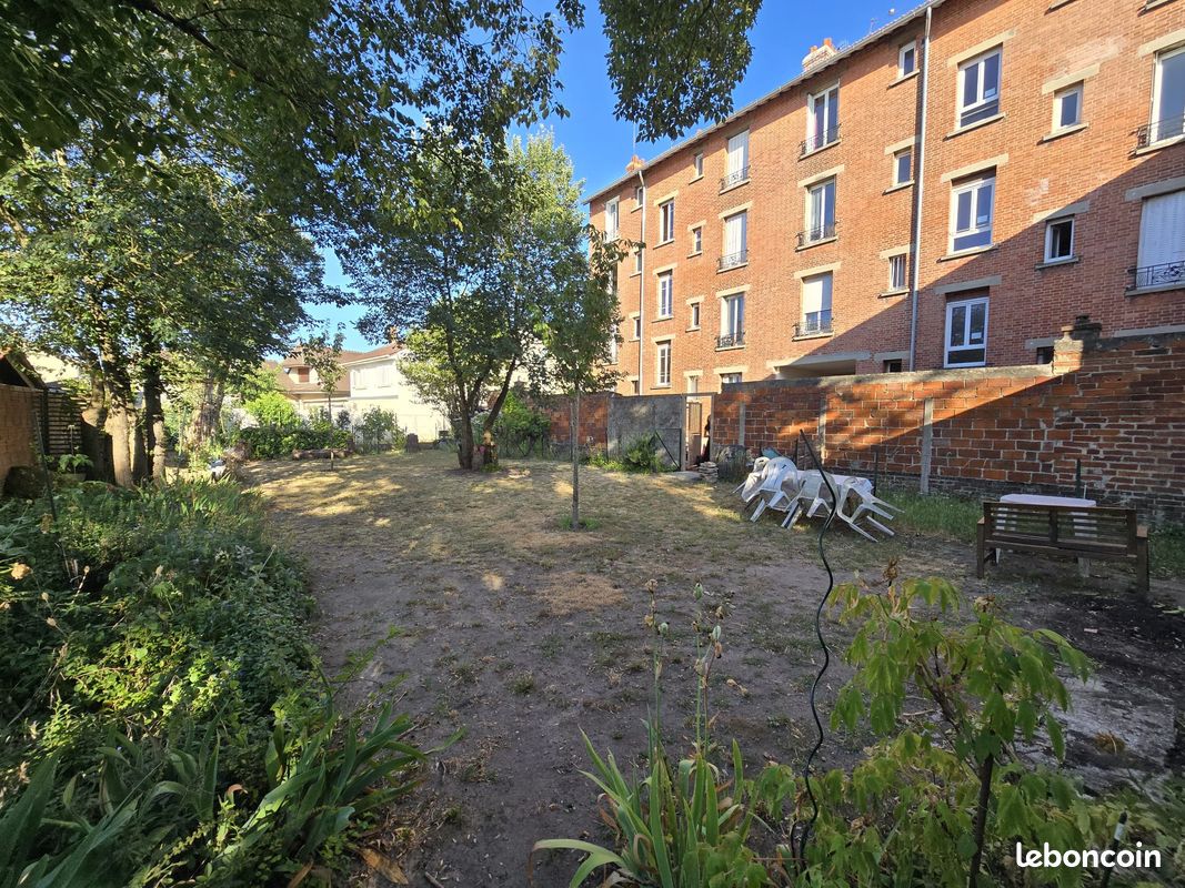 Appartement 2 pièces 33 m² · à Les Pavillons-sous-Bois · 33 m² · 120 000 €