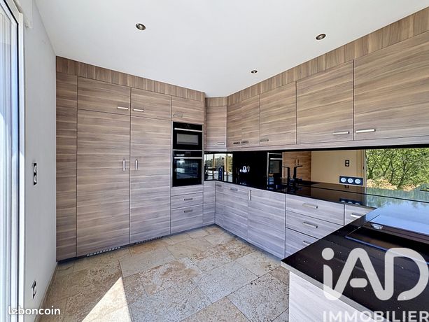 Villa 5 pièces 138 m² — 8