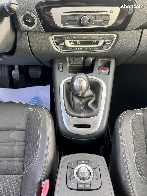 RENAULT Scenic TCE 130 ENERGY BOSE ÉDITION / CT OK / SUIVIE CONCESSION COMPLET/ RAS (image 14)