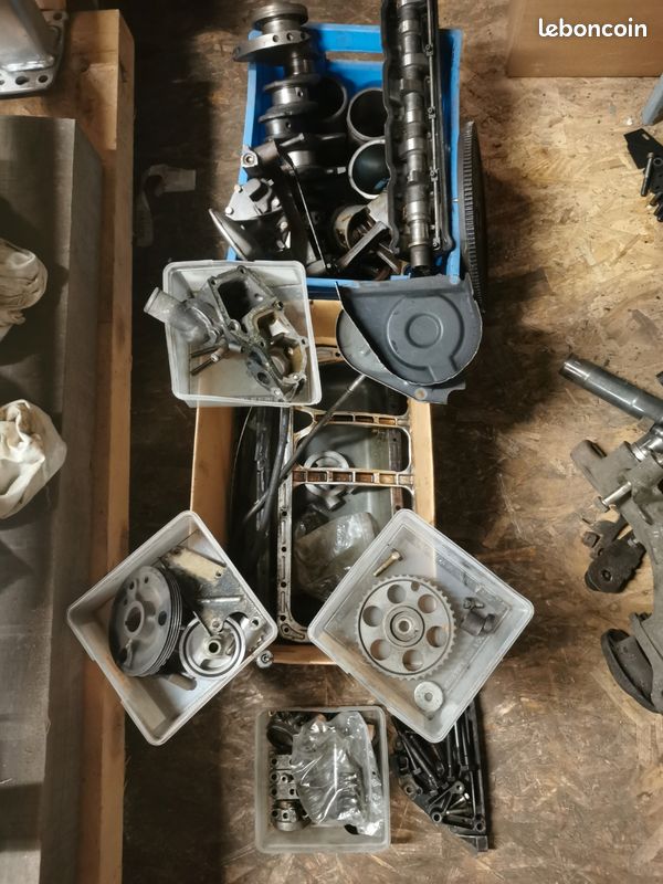 Lot pieces 205 gti (image 2)