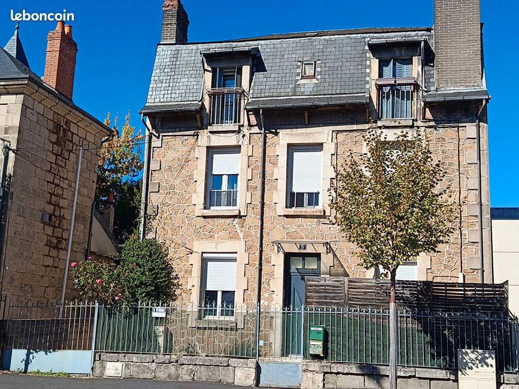 Maison 9 pièces 210 m² · à Brive-la-Gaillarde · 210 m² · 375 000 €