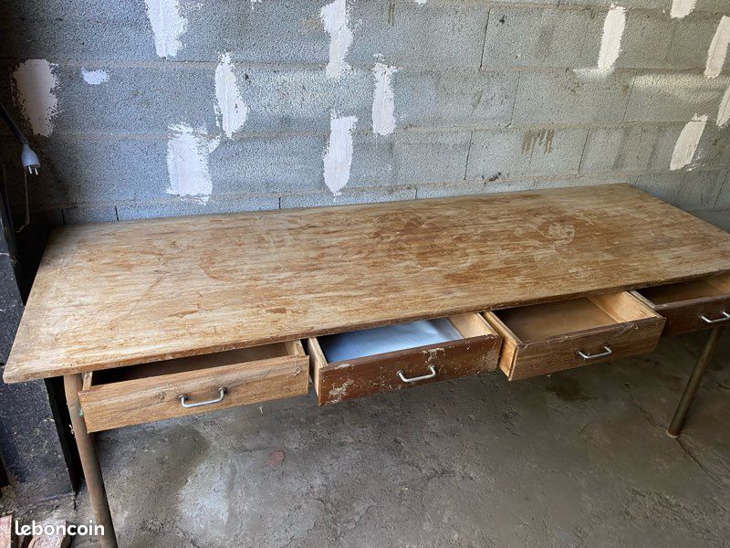 Table couturière à tiroirs avec tubulure (image 1)