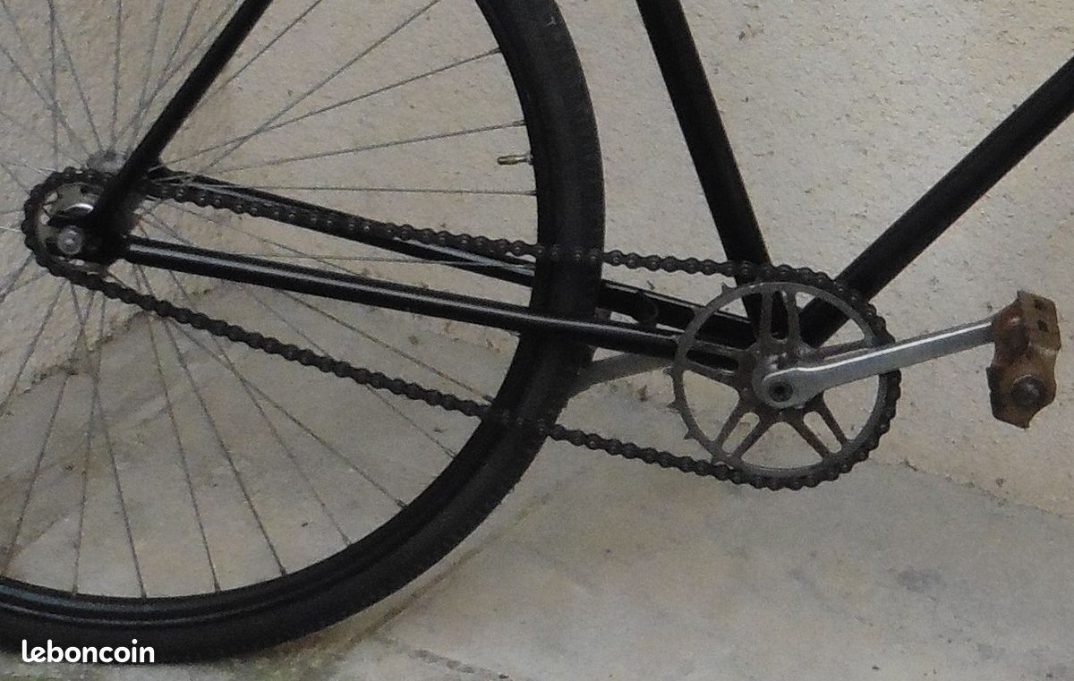 Vélo Ancien Grand Bi – Vélocipède 1900 Avec Médailles, Pièce De Collection