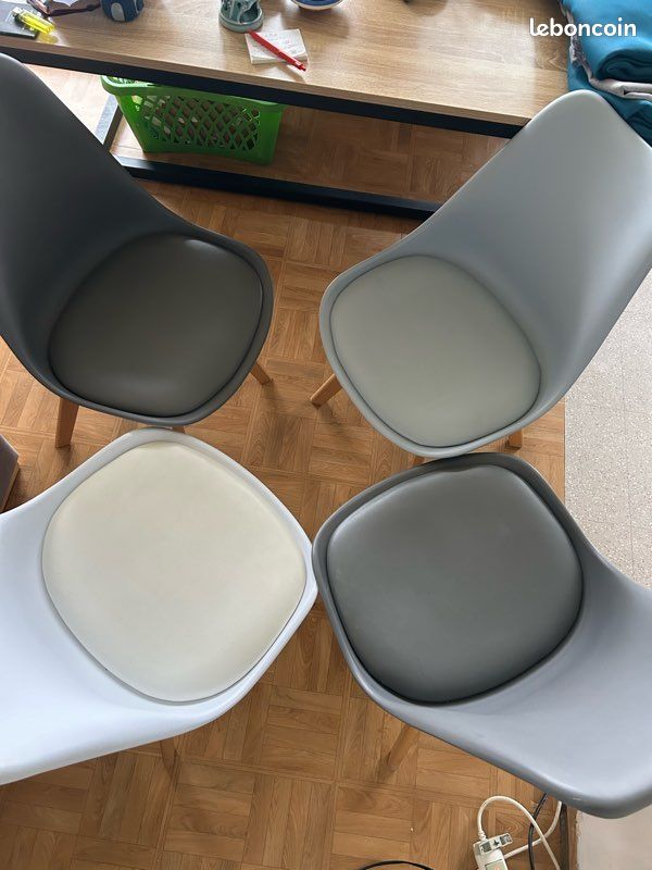 Chaises (image 1)