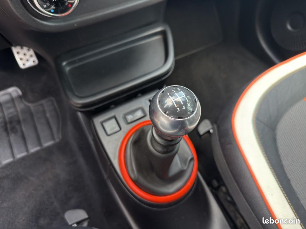 RENAULT TWINGO 0.9 TCe - 110 III BERLINE GT PHASE 1 (image 15)