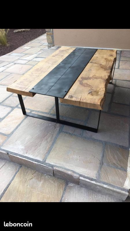 Table basse artisanal en bois (image 2)