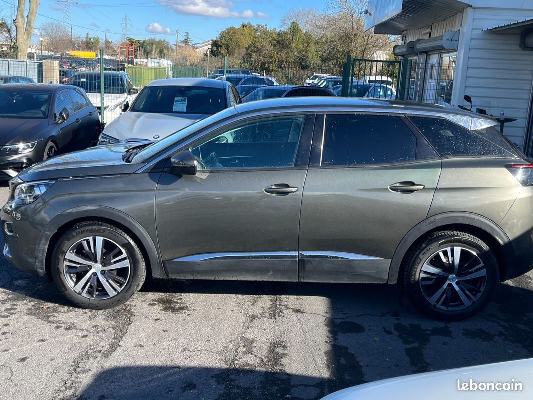 Peugeot 3008 II 1.5 BLUEHDI EAT8 130CV Allure (image 3)