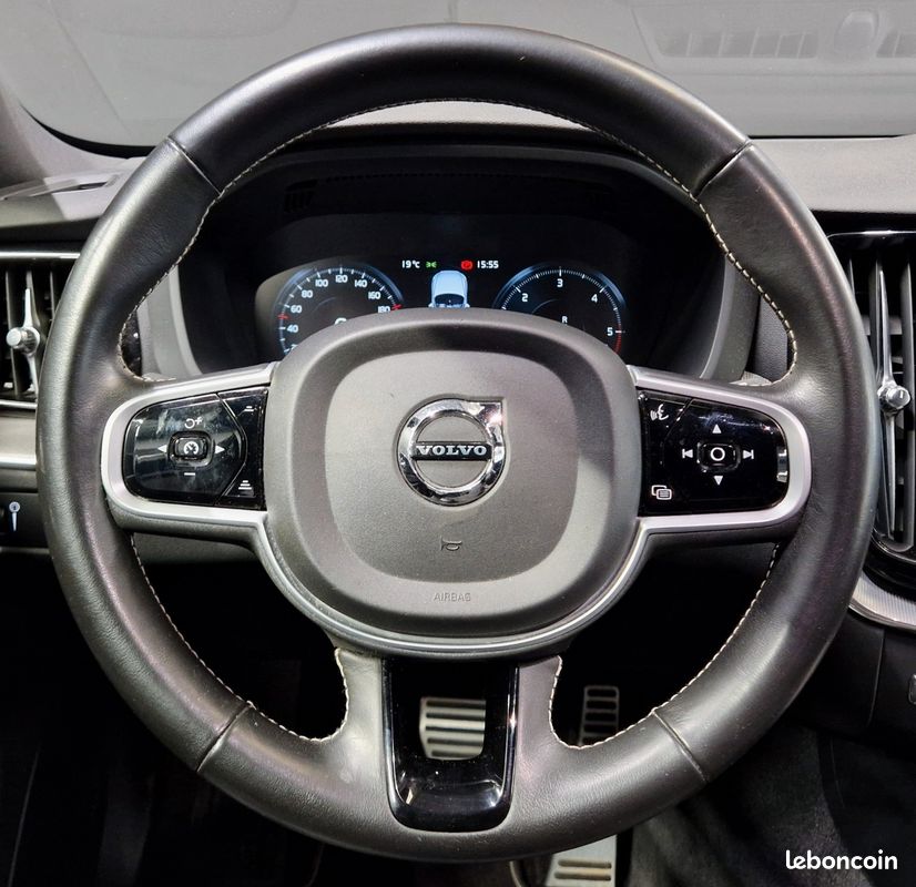 VOLVO XC60 B4 197CH R DESIGN GEARTRONIc (image 4)