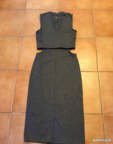 Robe courte près du corps drapée