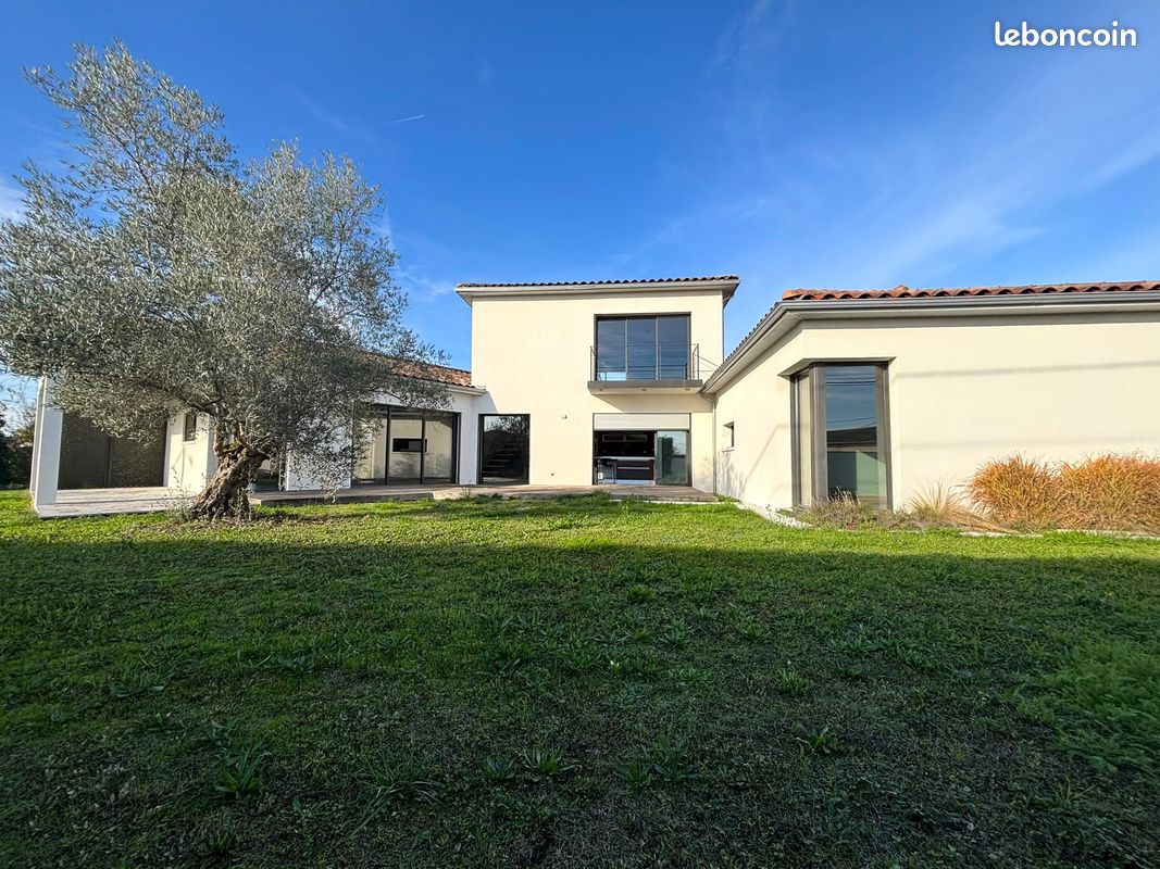 Maison 6 pièces 168 m² · à Manziat · 168 m² · 385 000 €