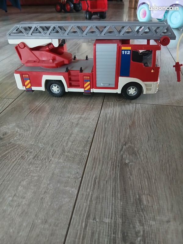 Camion de pompiers playmobil (image 1)