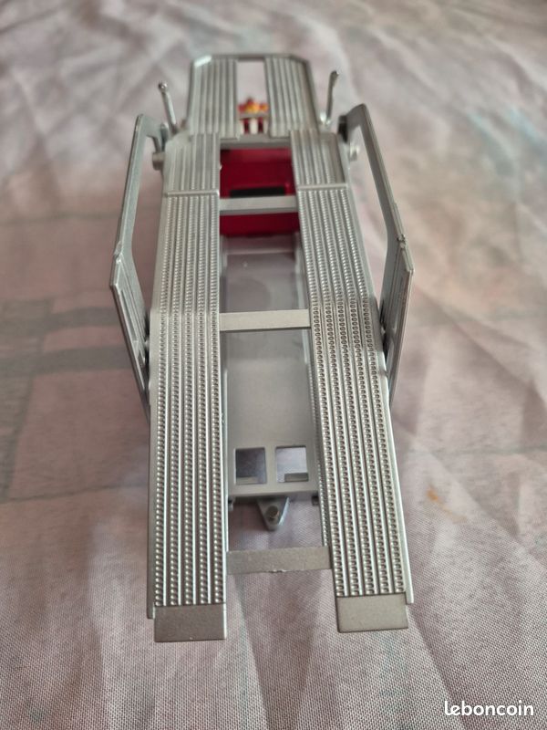 Camion porte voitures miniature , Kenworth W900 rouge à flammes 1/43 (image 5)
