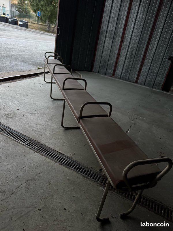 Grand banc de bus / vestiaire vintage 3,75 m - Déco industrielle / Loft (image 1)