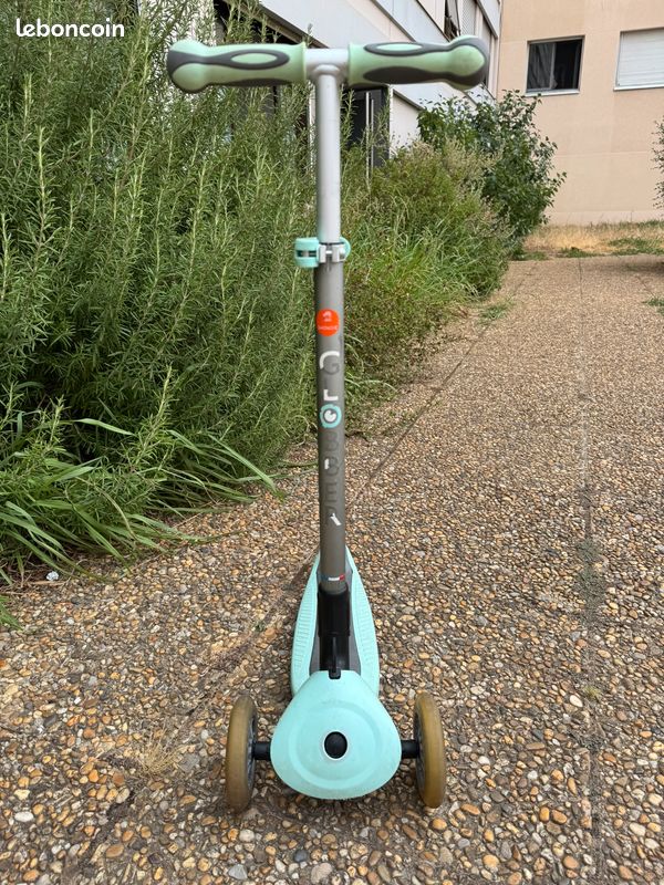 Globber - GO UP Deluxe Lights - Trottinette évolutive 3 Roues avec siège, pour Les Enfants de 15 Mois à 6 Ans, Rose Globber - GO UP Deluxe Lights - Trottinette évolutive 3 Roues avec siège, pour Les Enfants de 15 Mois à 6 Ans, Rose