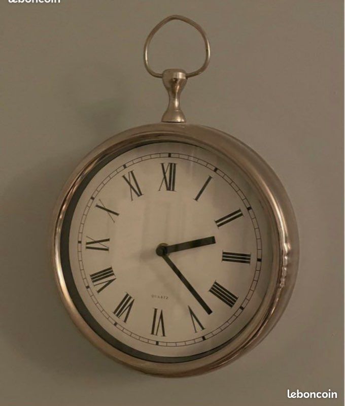Maisons du Monde horloge murale en inox (image 1)