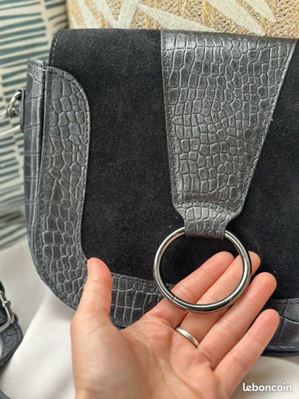 Sac bandoulière cuir et daim effet croco noir Vera Pelle – fabriqué en Italie (image 3)