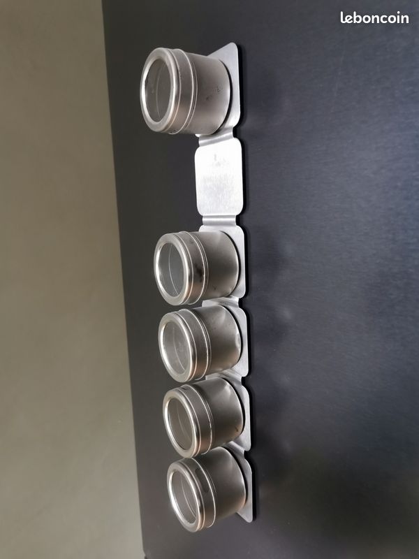 Pots à épices aimantés (image 3)