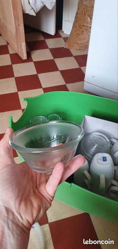 Lot vaisselle : tasses, verres, coupes, saladier (image 4)