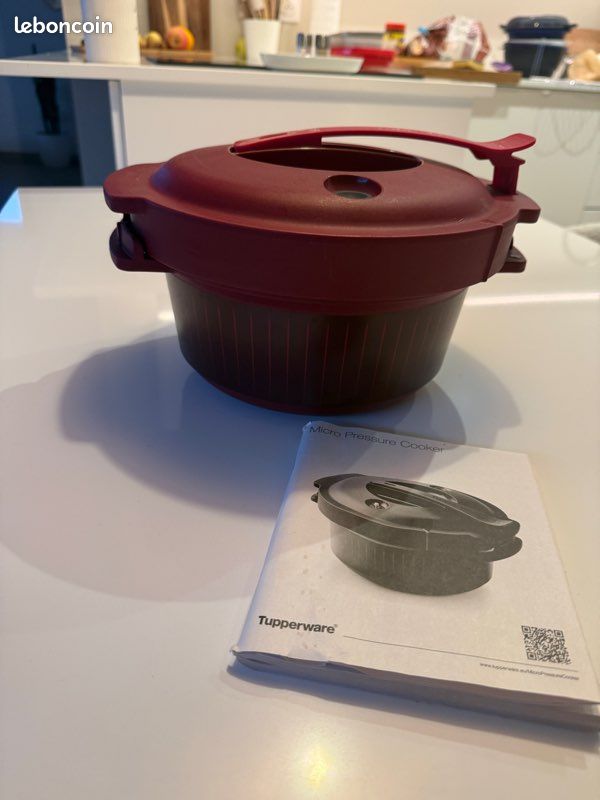 Tupperware lance le premier autocuiseur pour micro-ondes